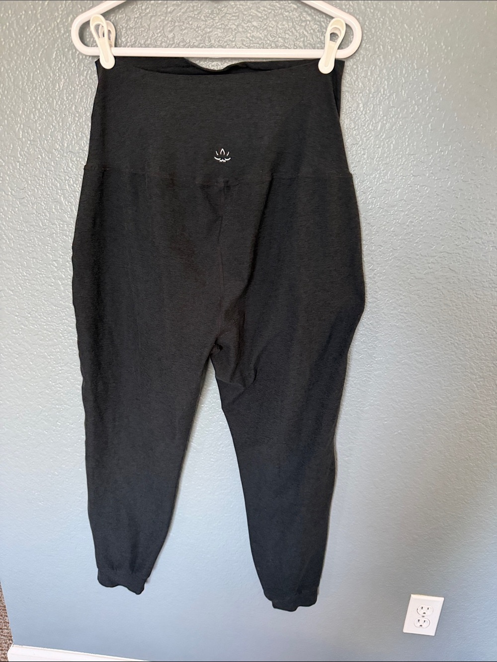 Beyond the bump Black space-dye Women’s Jogger Pants szlarge with pockets - Picture 6 of 12